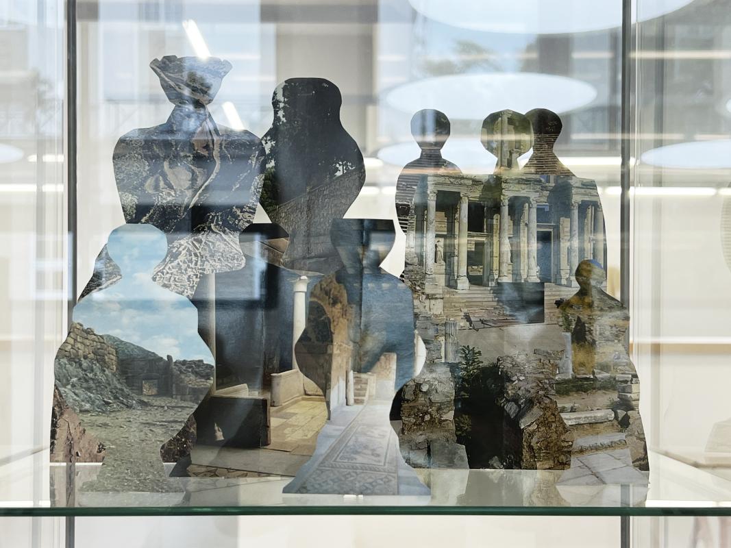 ZEIT2, papirklip i montre set forfra