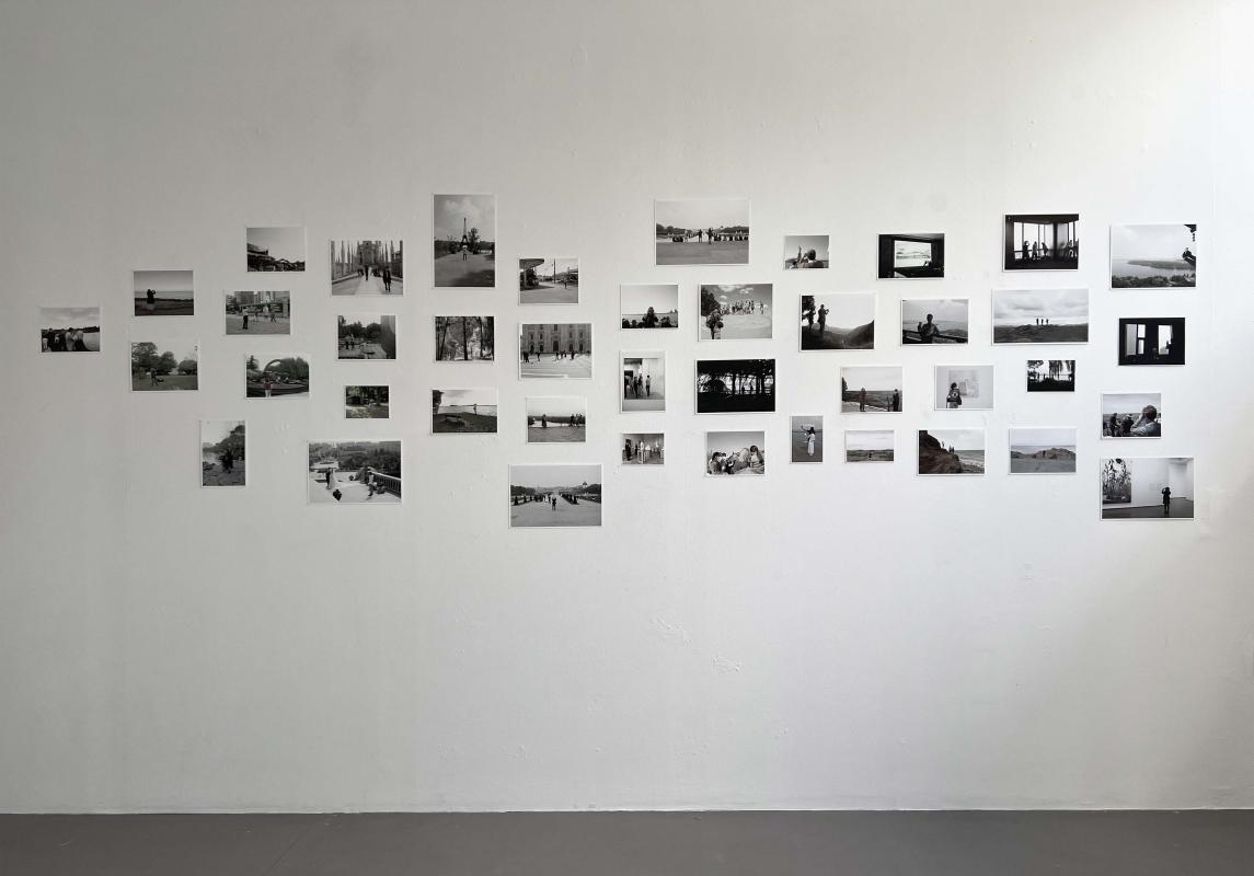 Blikket, øjeblikket. Håndkolorerede s/h digitale print. 2024